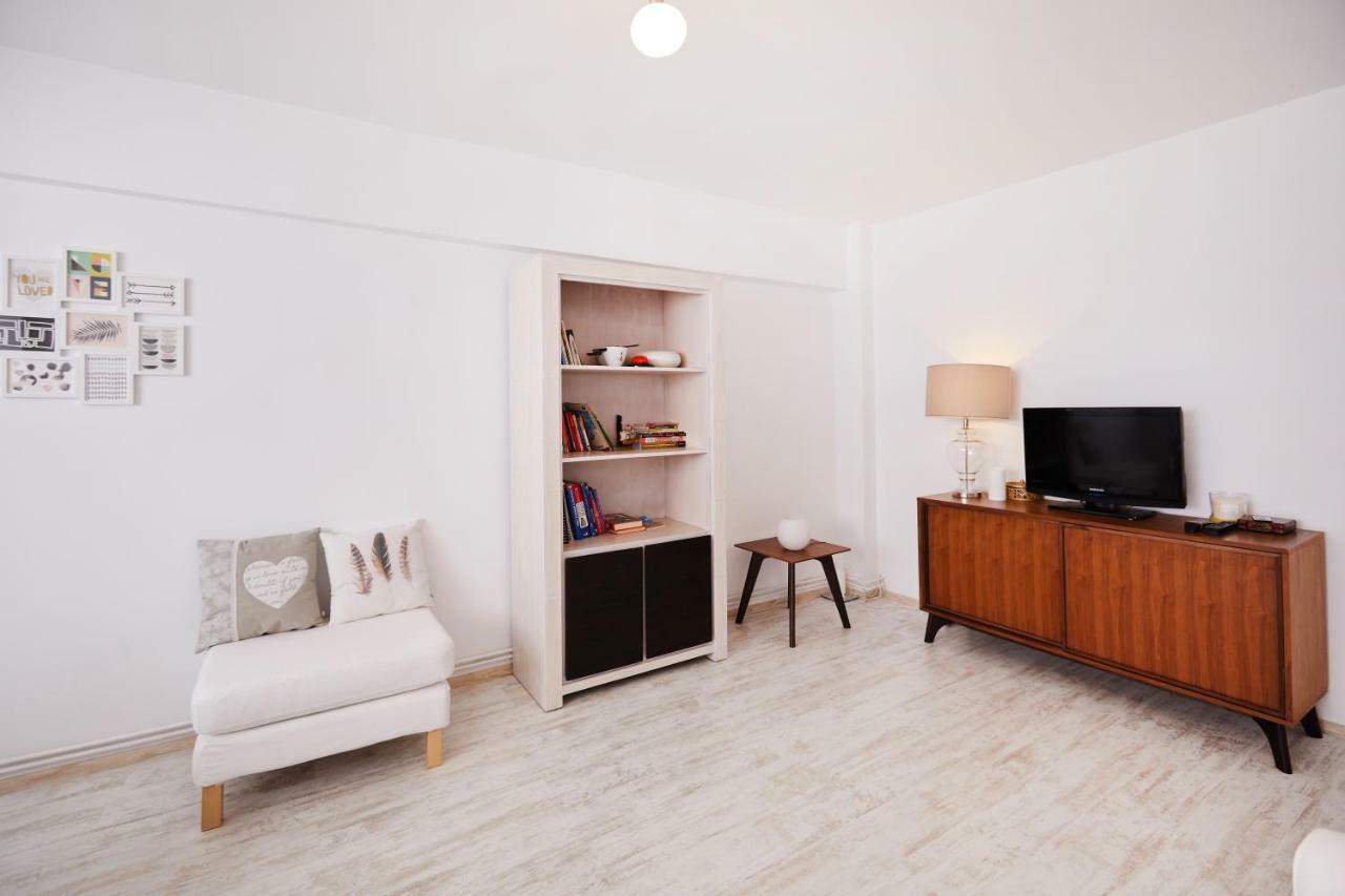 2 Bedroom Cozy Apartment Sinaia Bagian luar foto